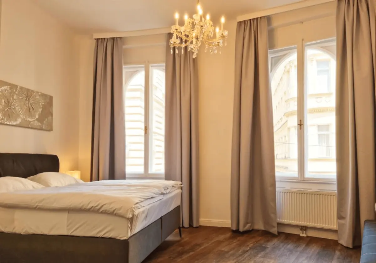Deluxe Doppelzimmer mit Straßenblick